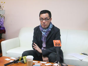 Liu Wei-gong, newly appointed Commissioner of Department of Cultural Affairs, Taipei City Government, explains policies and plans to the media February 1, 2012, in Taipei. (Photo by Psyche Cho)